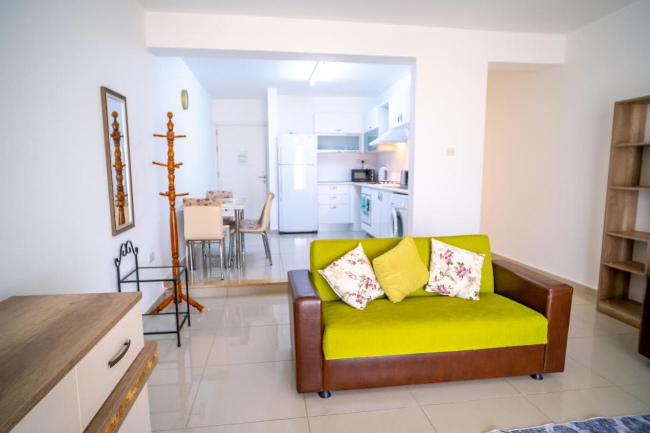 Spacious Three-Bedroom Apartment With Sea View A3 Kerýnia Eksteriør bilde