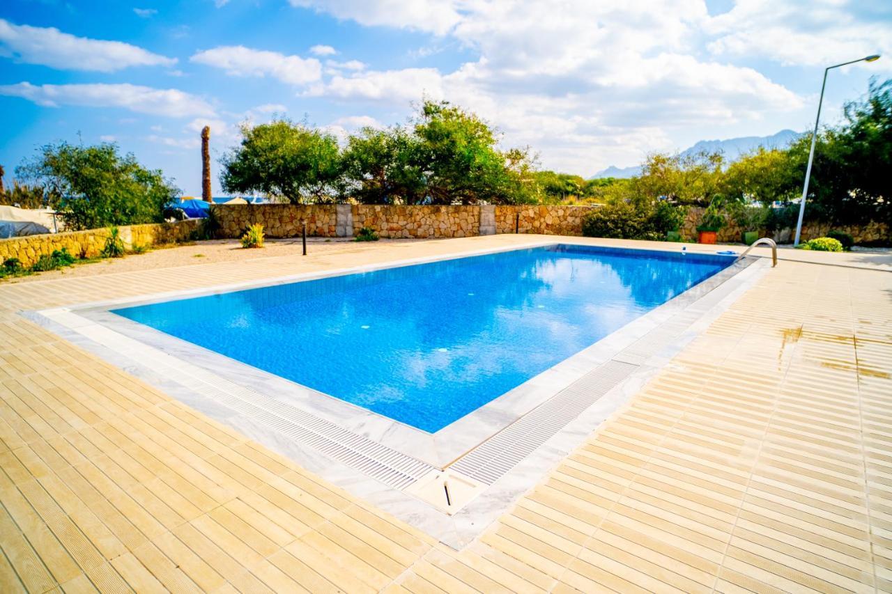 Spacious Three-Bedroom Apartment With Sea View A3 Kerýnia Eksteriør bilde