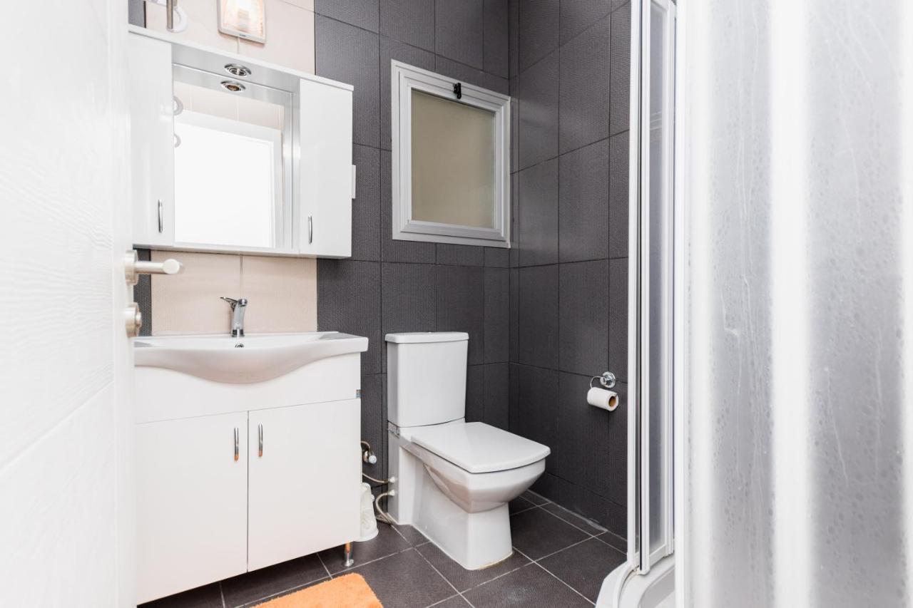 Spacious Three-Bedroom Apartment With Sea View A3 Kerýnia Eksteriør bilde