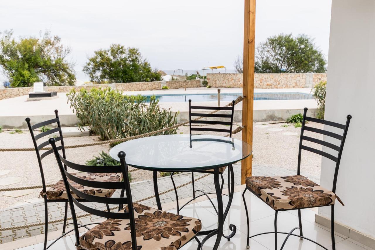 Spacious Three-Bedroom Apartment With Sea View A3 Kerýnia Eksteriør bilde